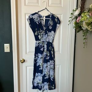 As U Wish Blue Floral Shortsleeved MIDI Jumpsuit, size XS